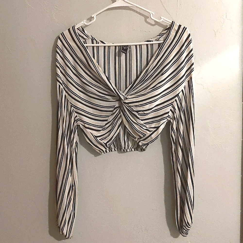 Windsor striped cropped blouse size xs.